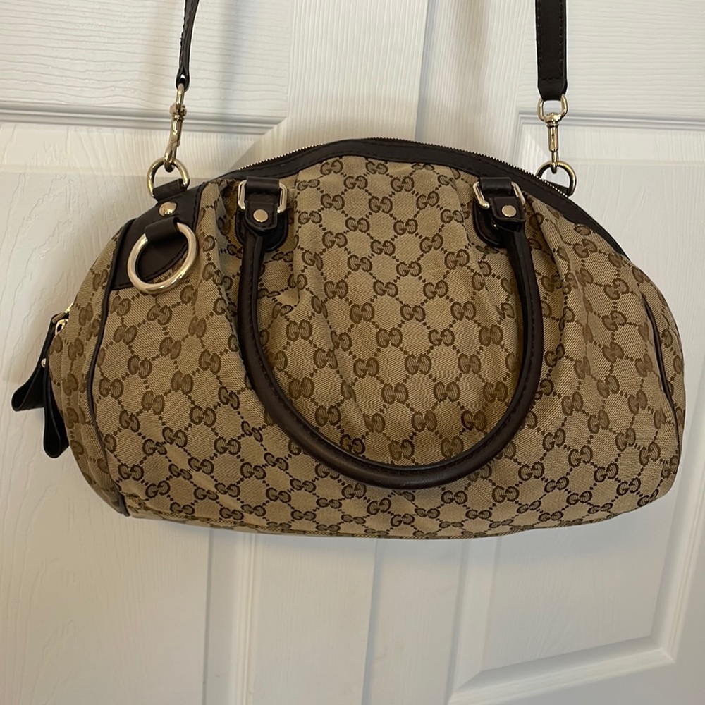 EUC Gucci GG Canvas Sukey Satchel